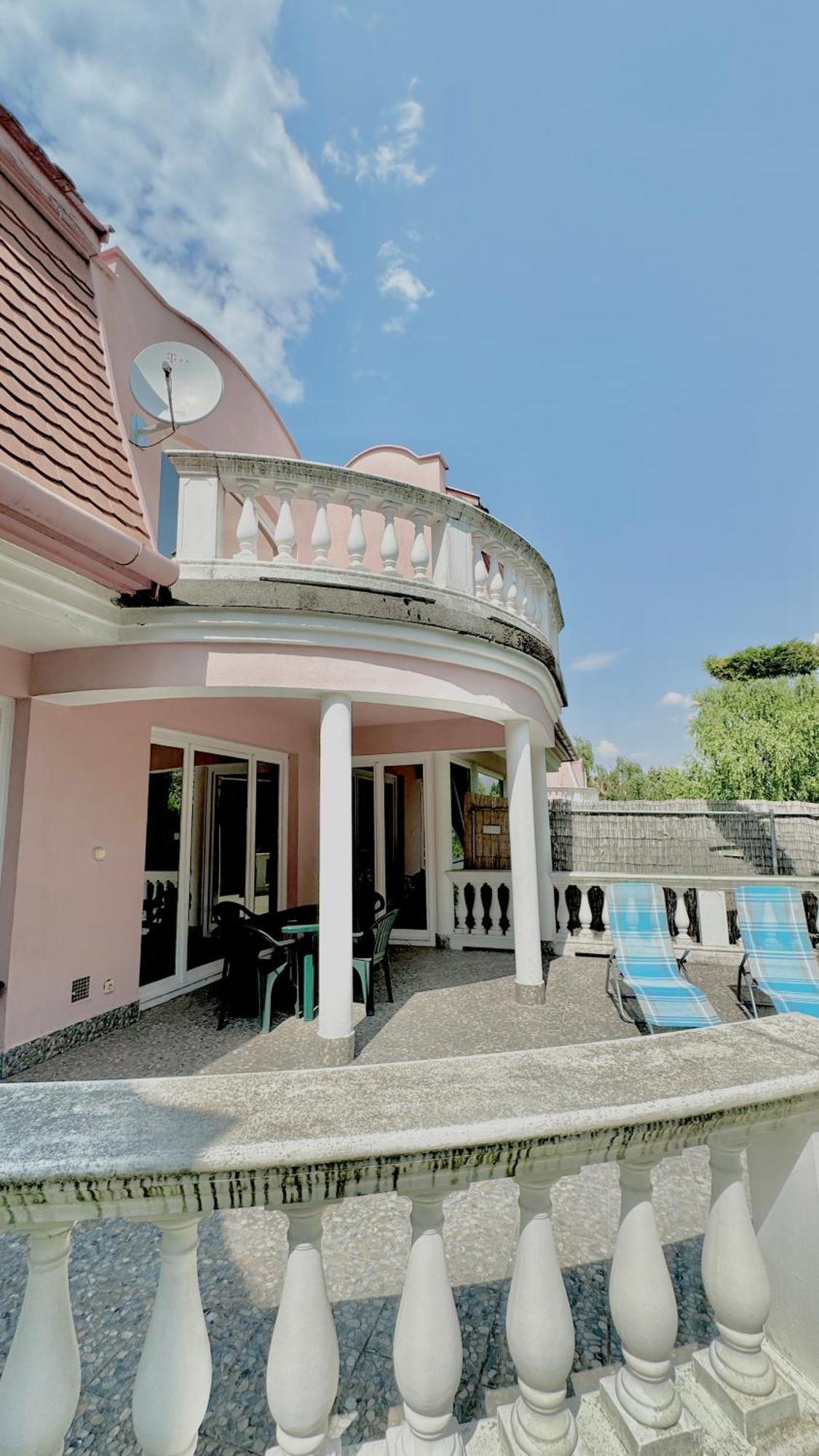 5 Haloszobas Wellness Vip House - Privat Medence Siofok Ngoại thất bức ảnh